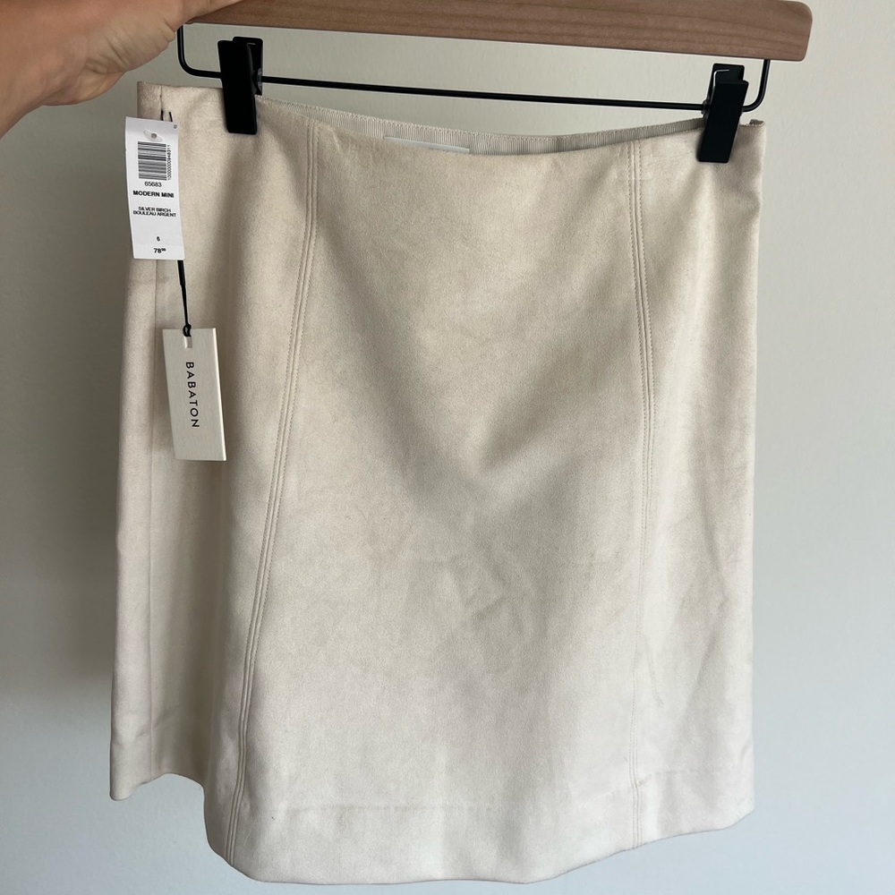 New Aritzia Babaton Skirt Suede Light Cream Size 6